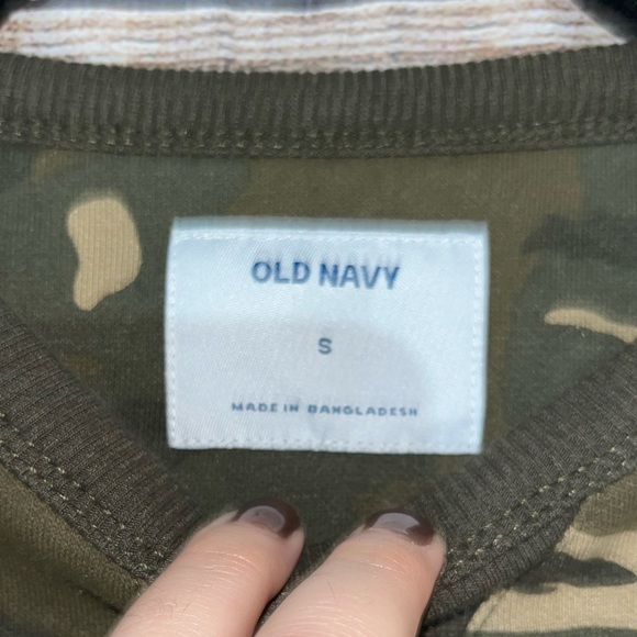 🤎3/$10 Old Navy Camouflage Sweater Size Small - Picture 6 of 8